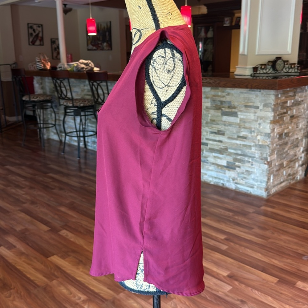 Forever 21 size small burgundy slightly sheer v neck top - Picture 3 of 4